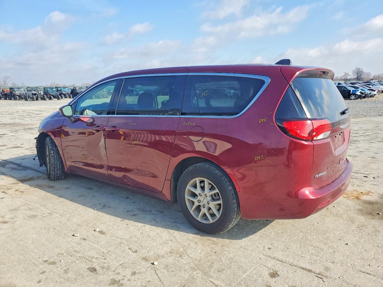2021 CHRYSLER Voyager