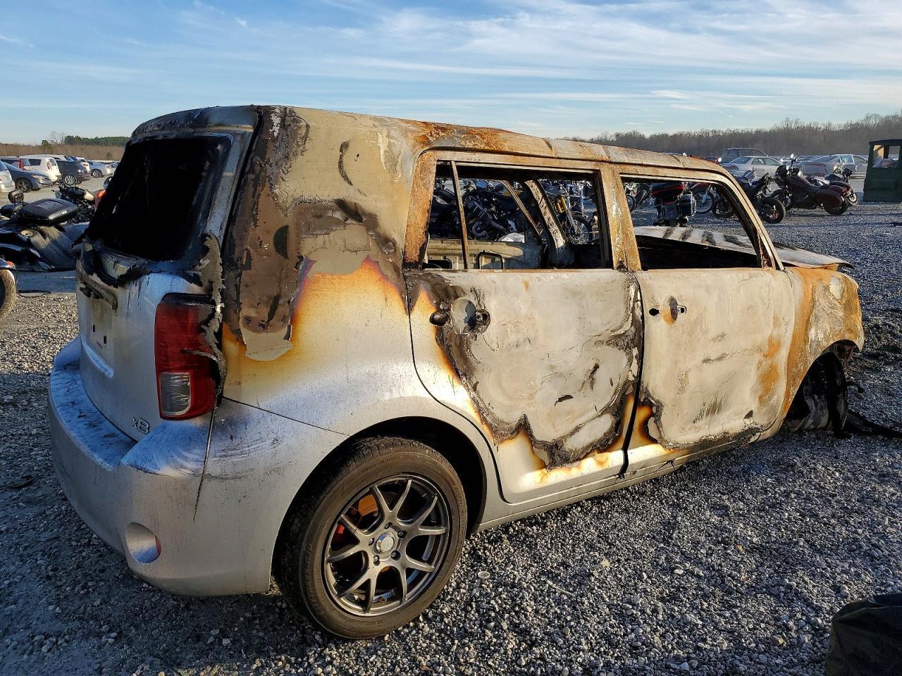 2011 TOYOTA SCION