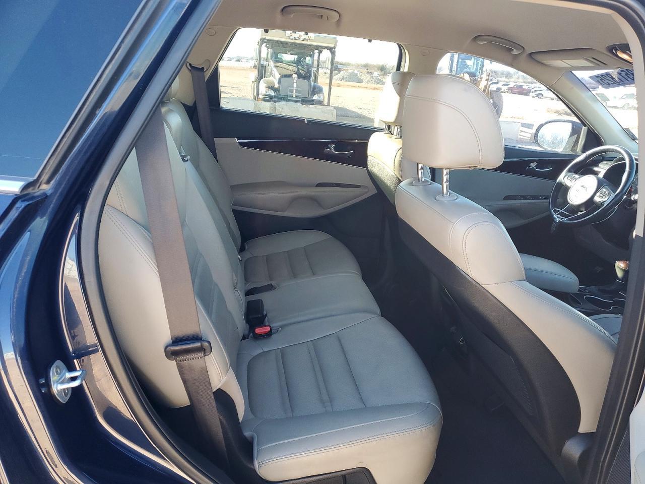 2017 KIA SORENTO