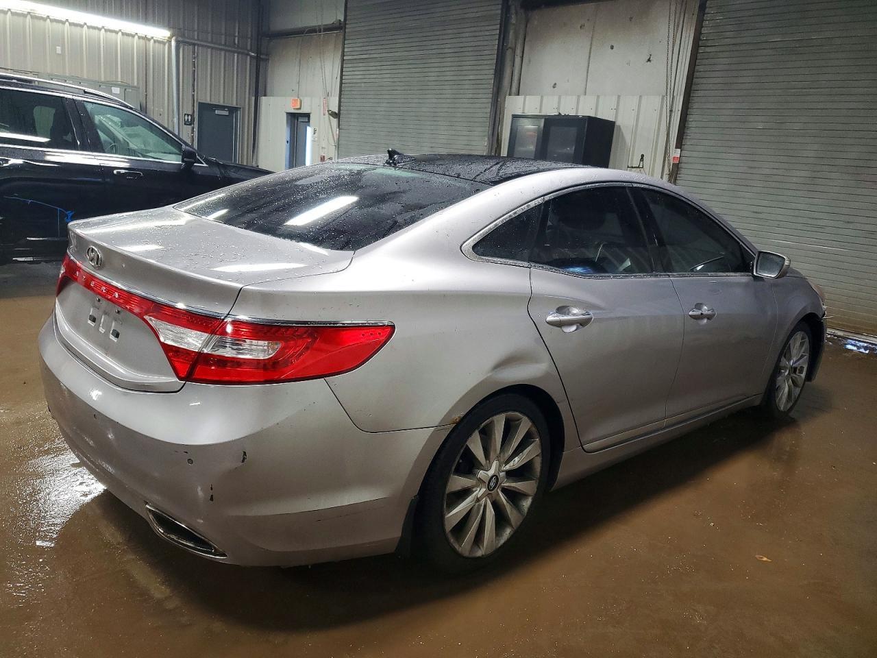 2012 HYUNDAI Azera