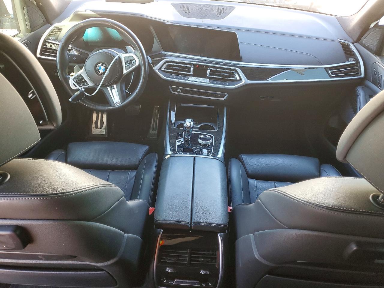 2021 BMW X7
