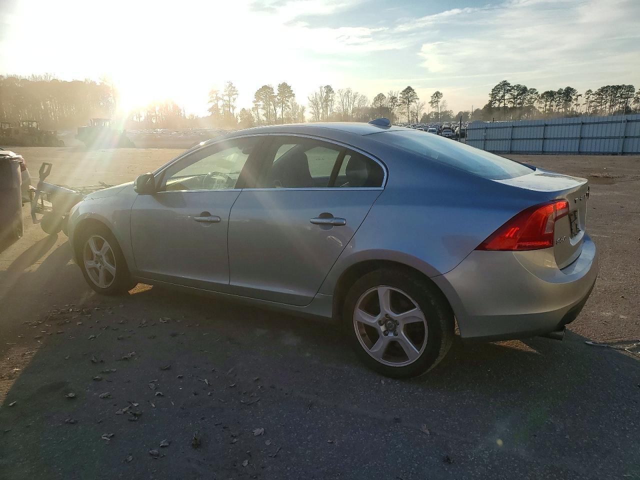 2013 VOLVO S60