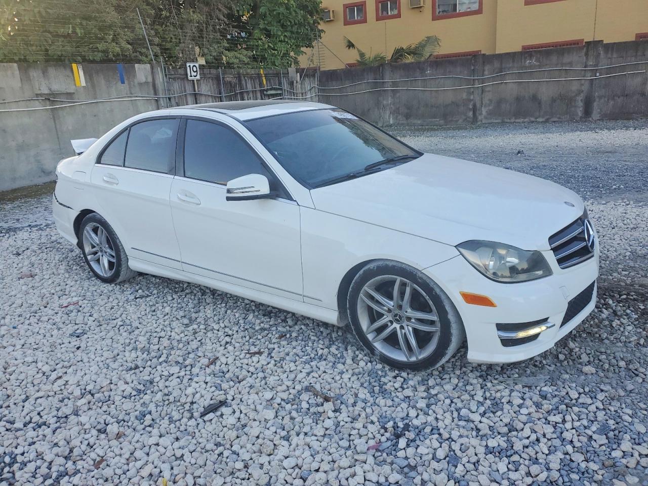 2014 MERCEDES-BENZ C-CLASS