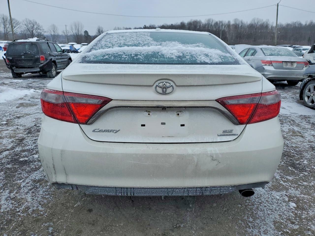 2016 TOYOTA CAMRY