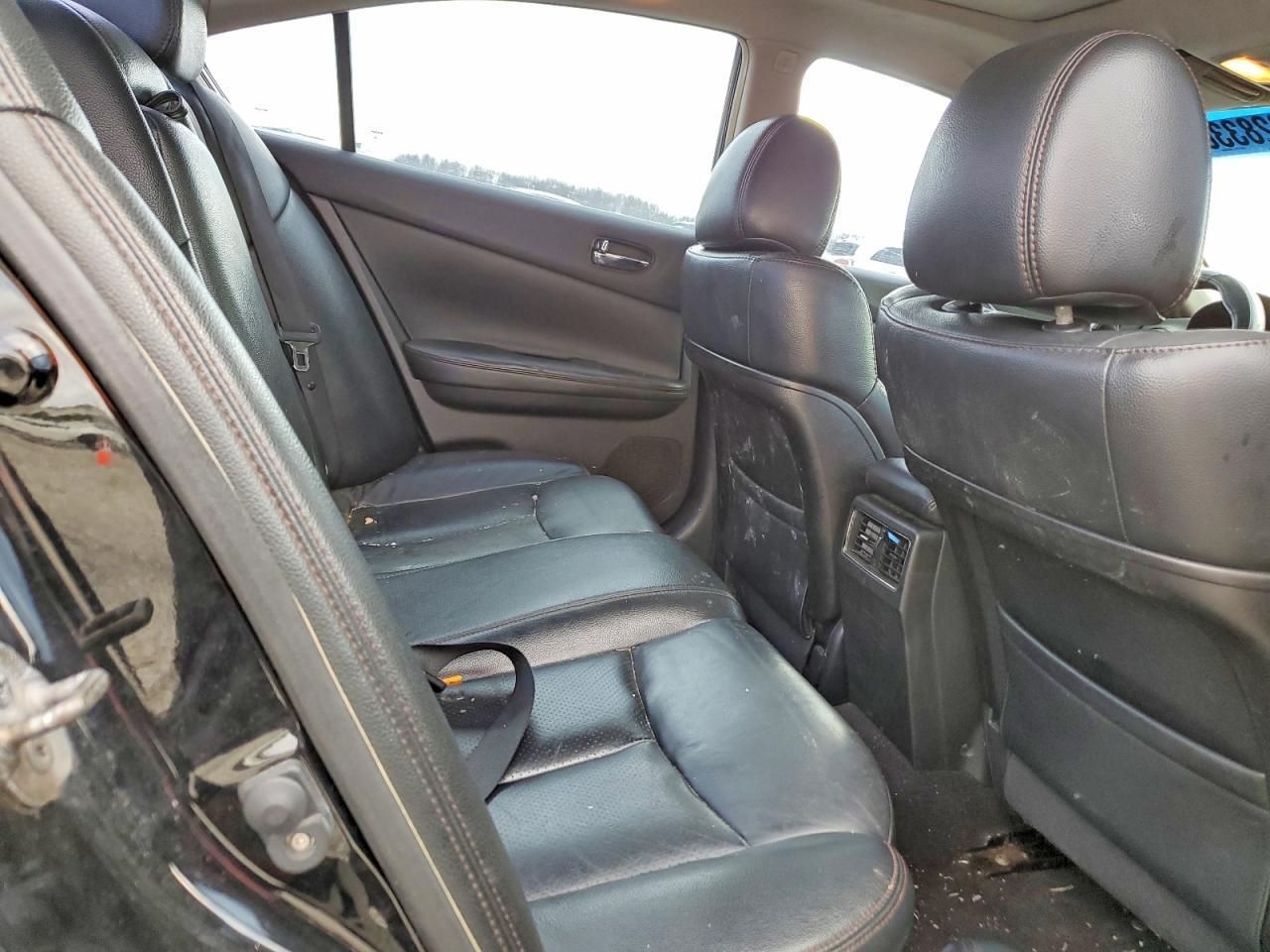 2010 NISSAN Maxima