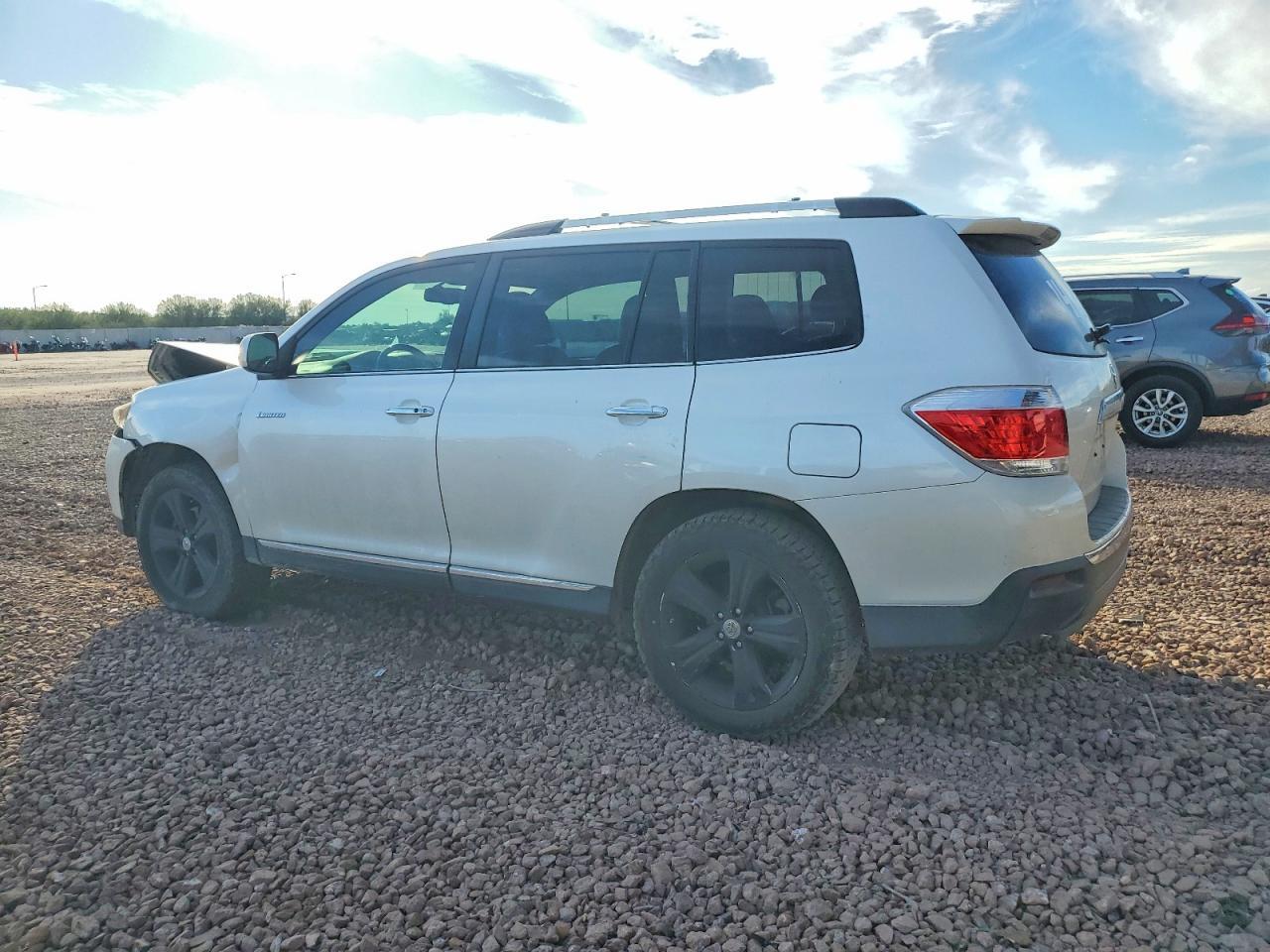 2013 TOYOTA HIGHLANDER