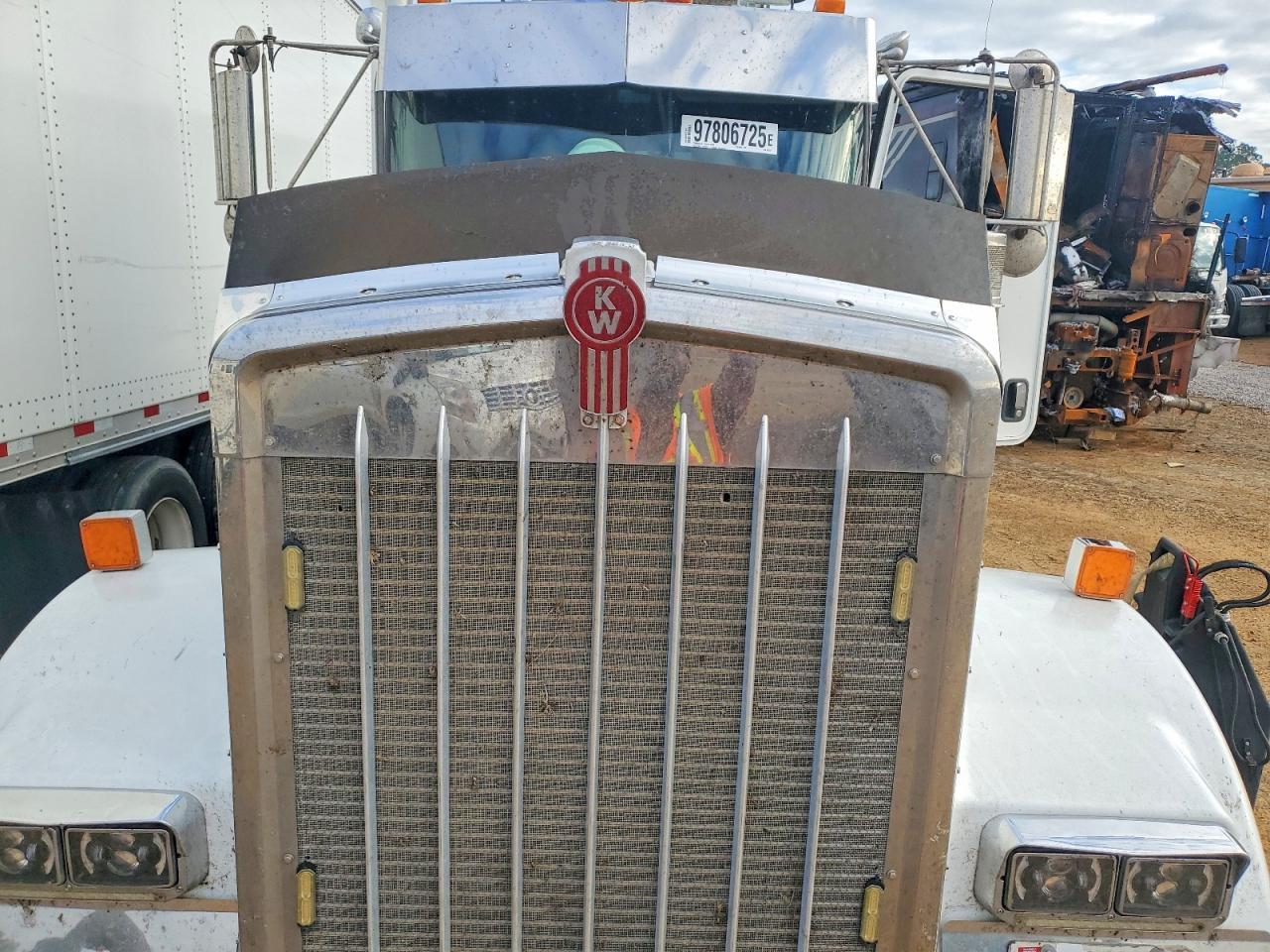 2011 KENWORTH W900