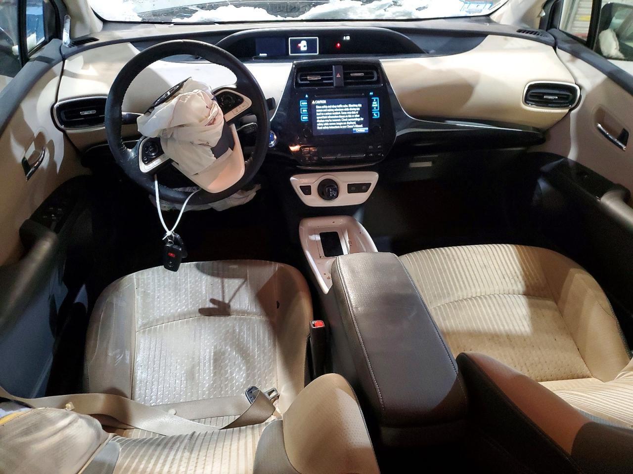 2016 TOYOTA PRIUS