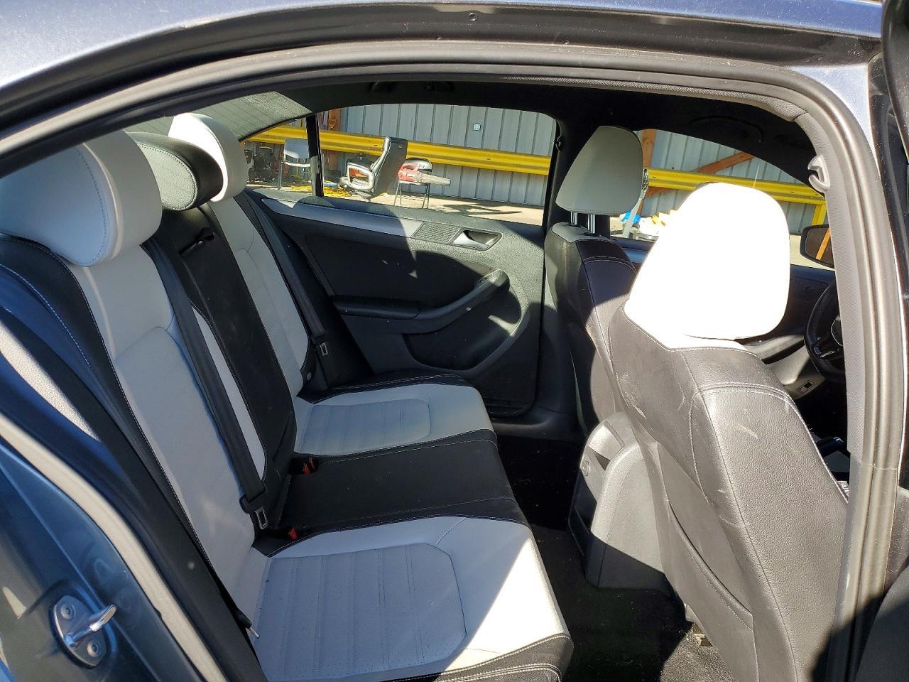 2016 VOLKSWAGEN JETTA