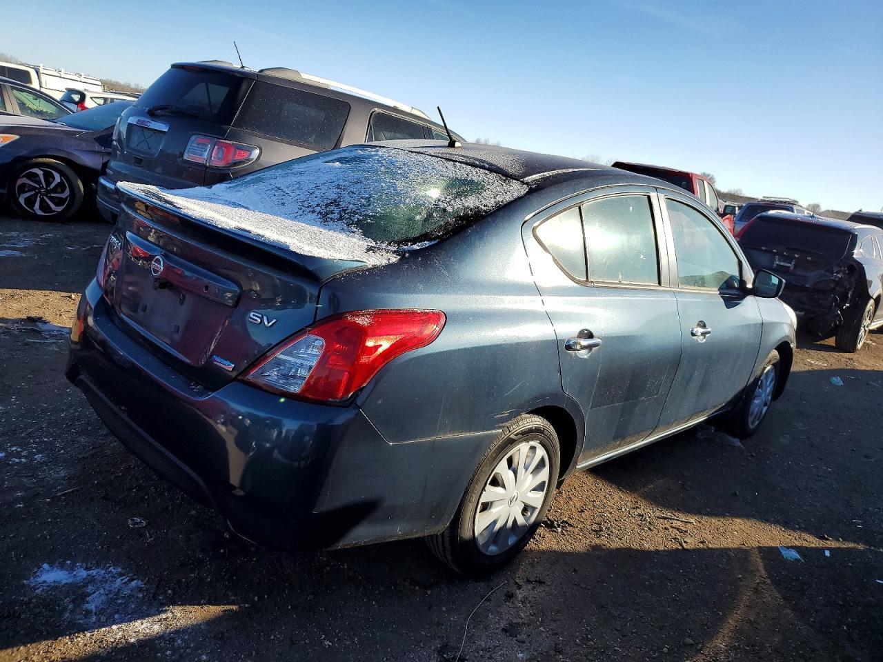 2016 NISSAN VERSA