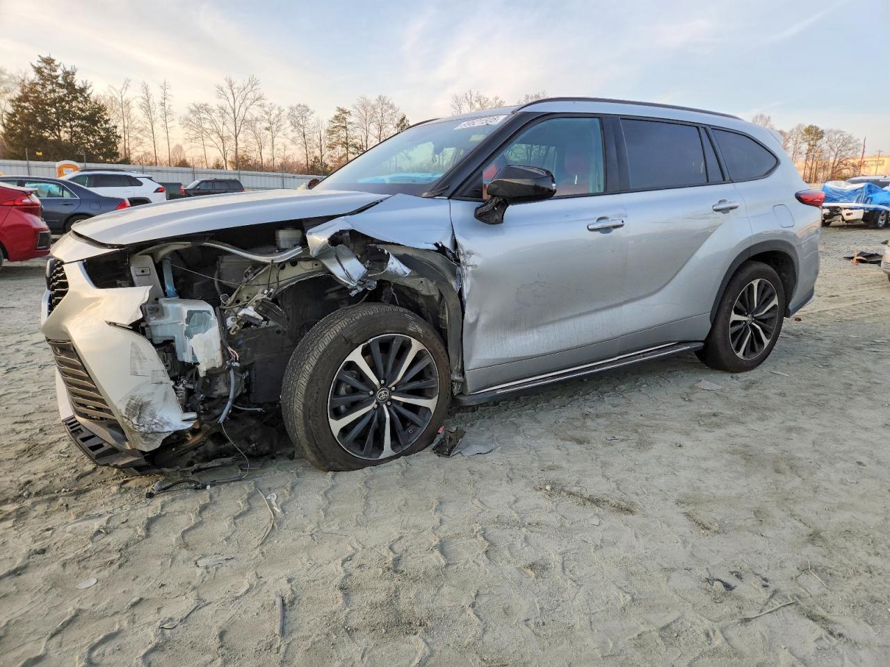 2022 TOYOTA HIGHLANDER