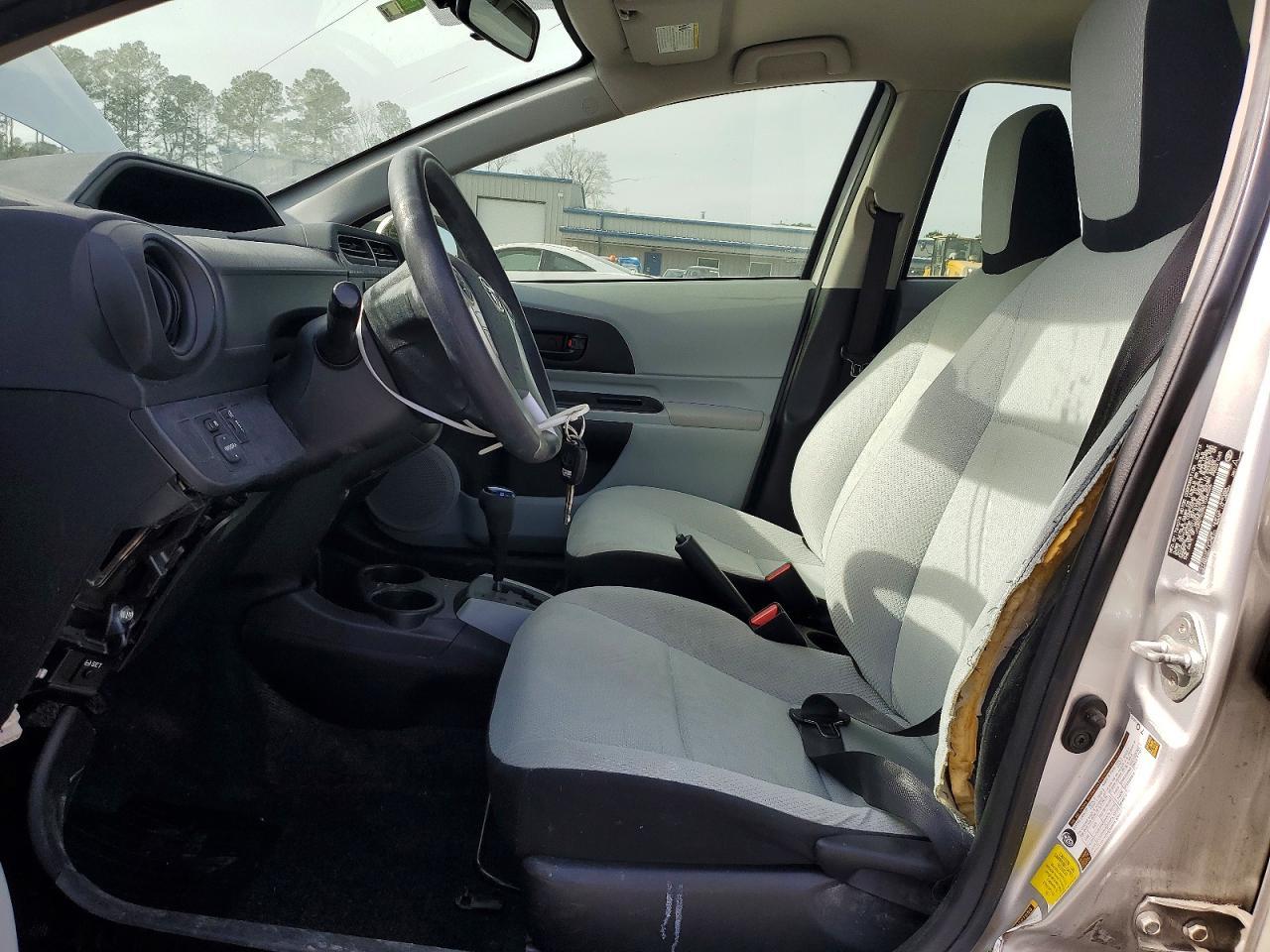 2013 TOYOTA Prius c