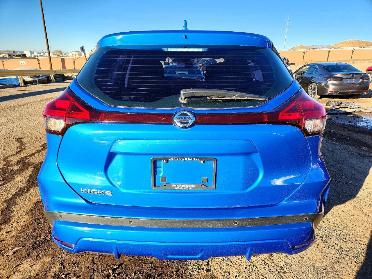 2021 NISSAN KICKS