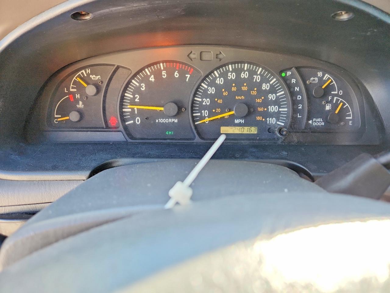 2002 TOYOTA TUNDRA
