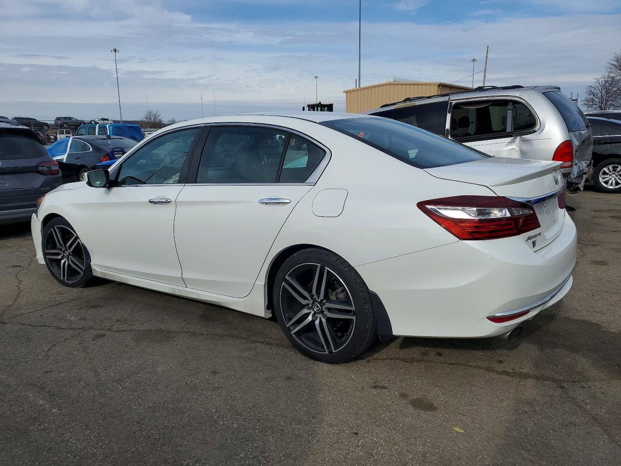 2017 HONDA ACCORD
