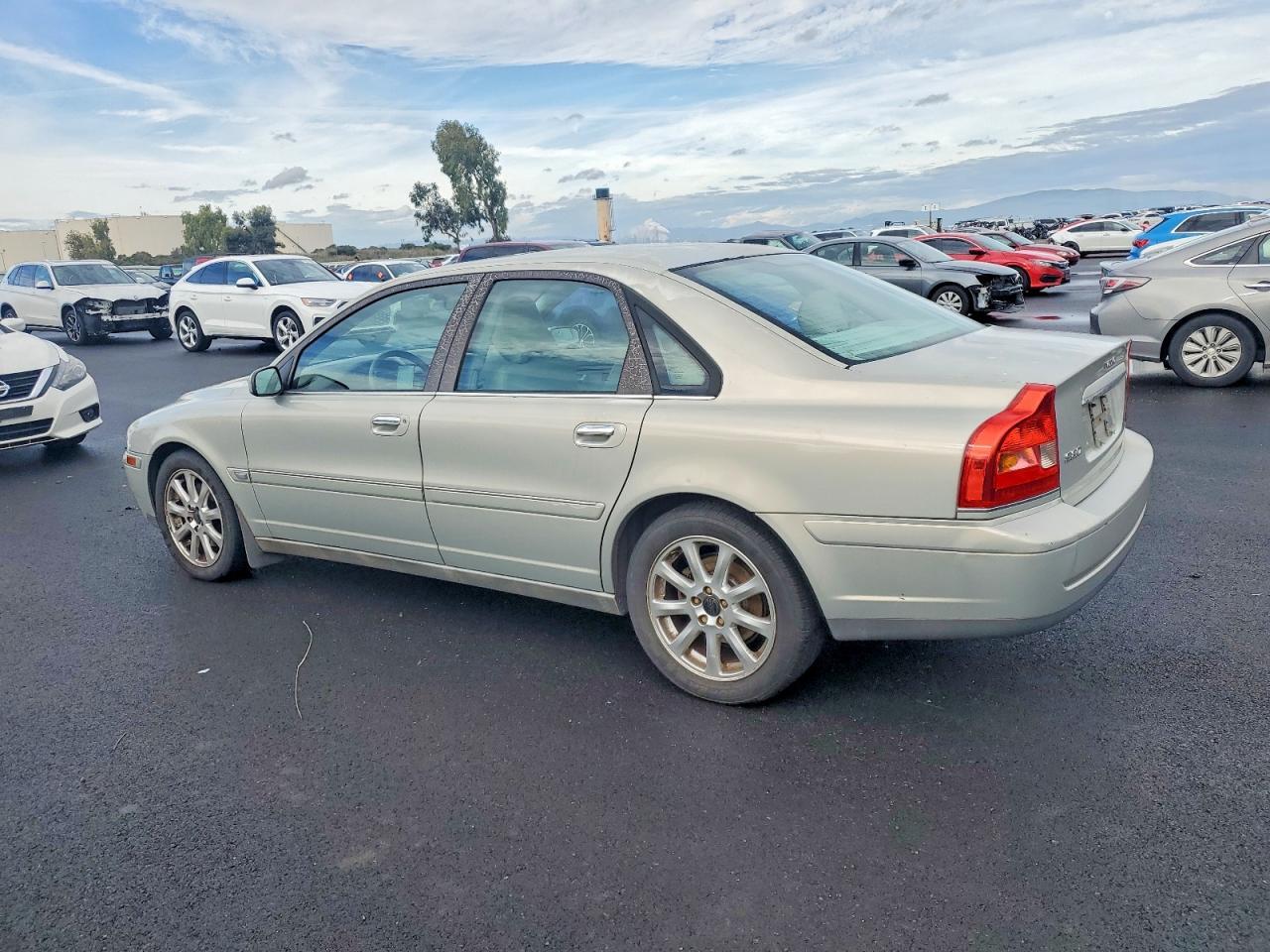 2004 VOLVO S80