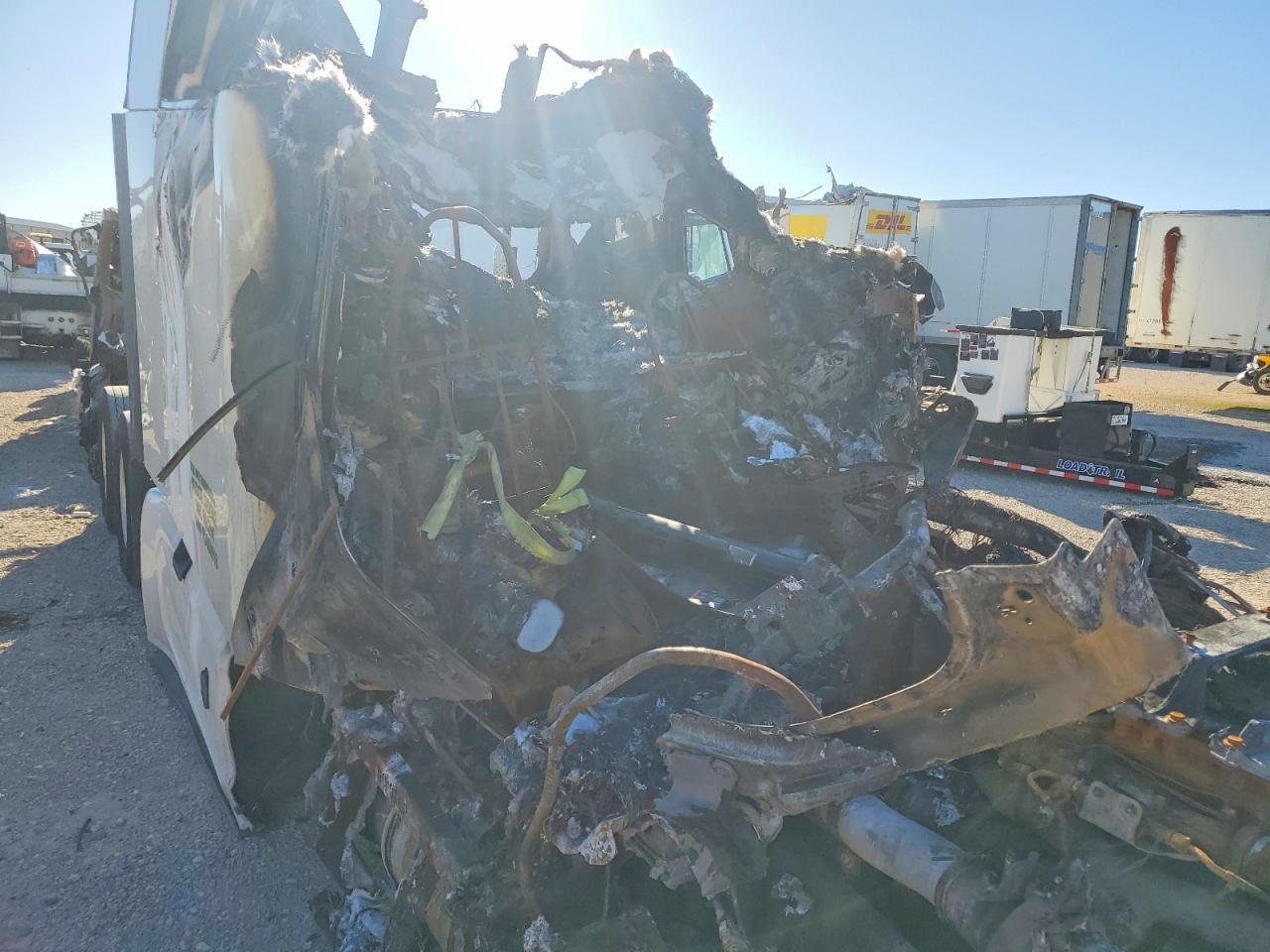 2023 PETERBILT 579