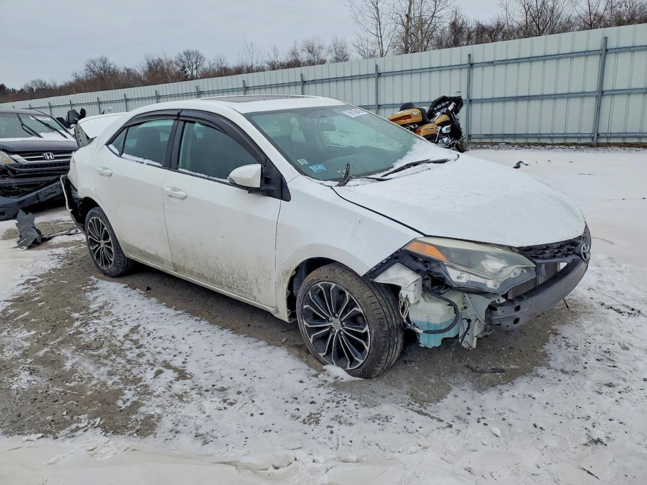 2015 TOYOTA COROLLA