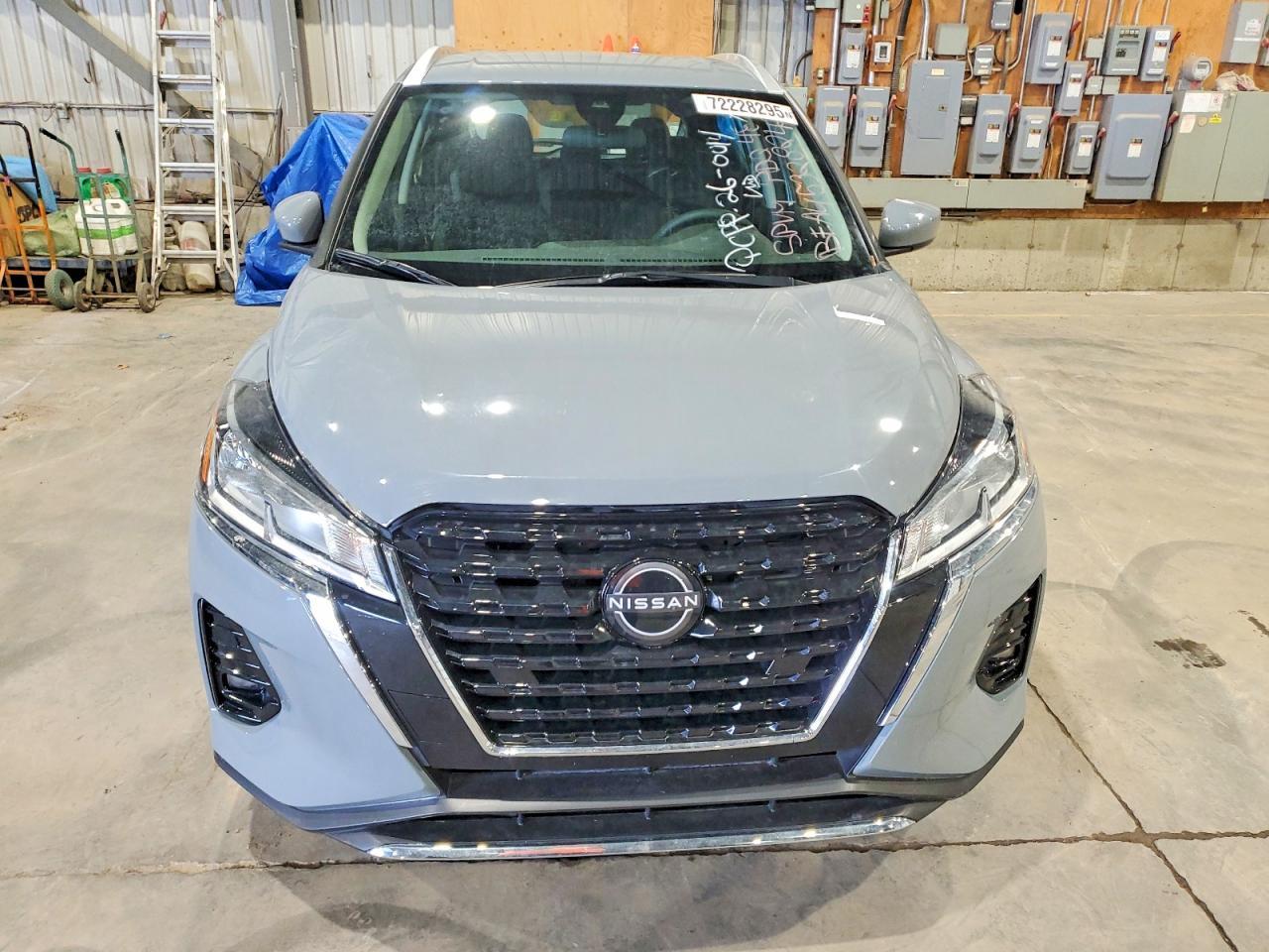 2025 NISSAN KICKS