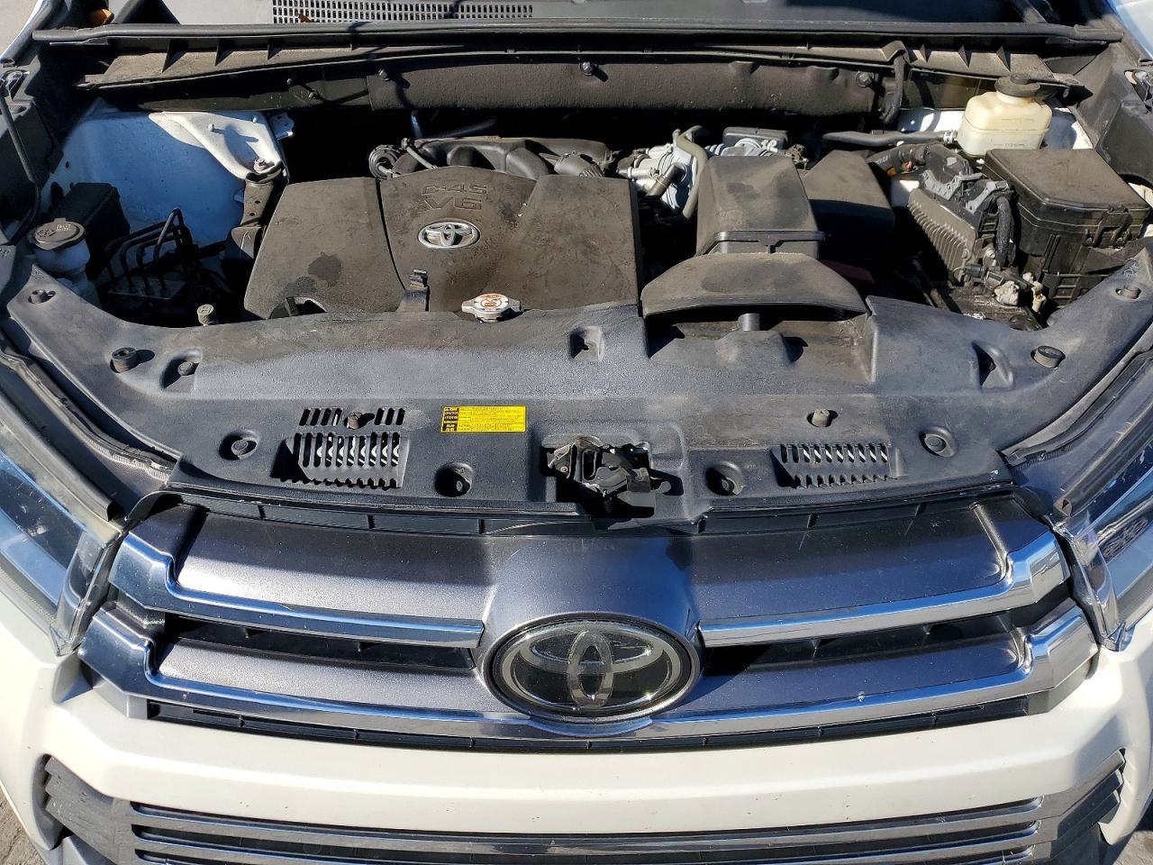 2018 TOYOTA HIGHLANDER