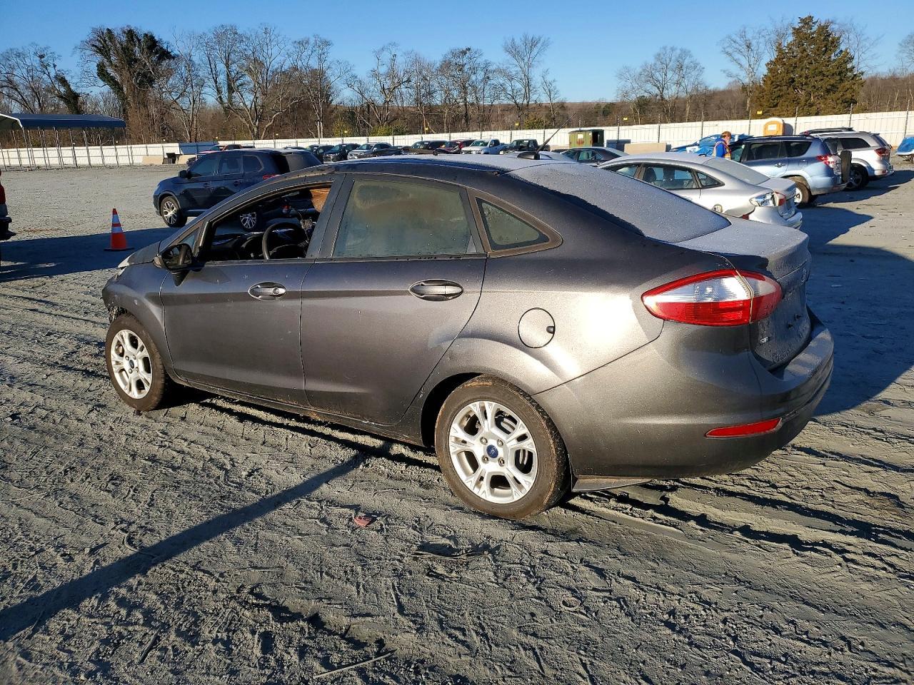 2016 FORD Fiesta