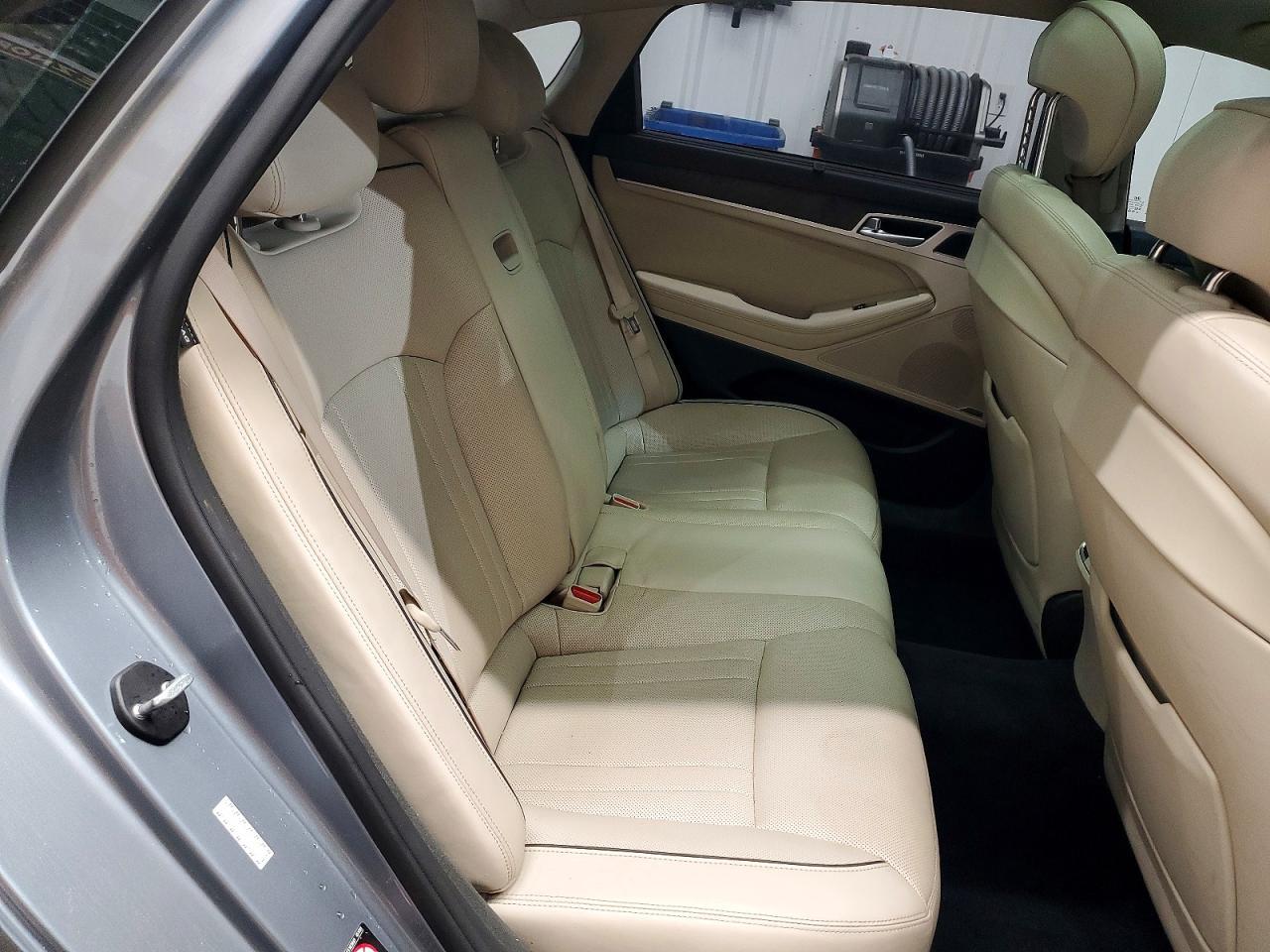 2015 HYUNDAI GENESIS