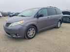 2014 TOYOTA SIENNA