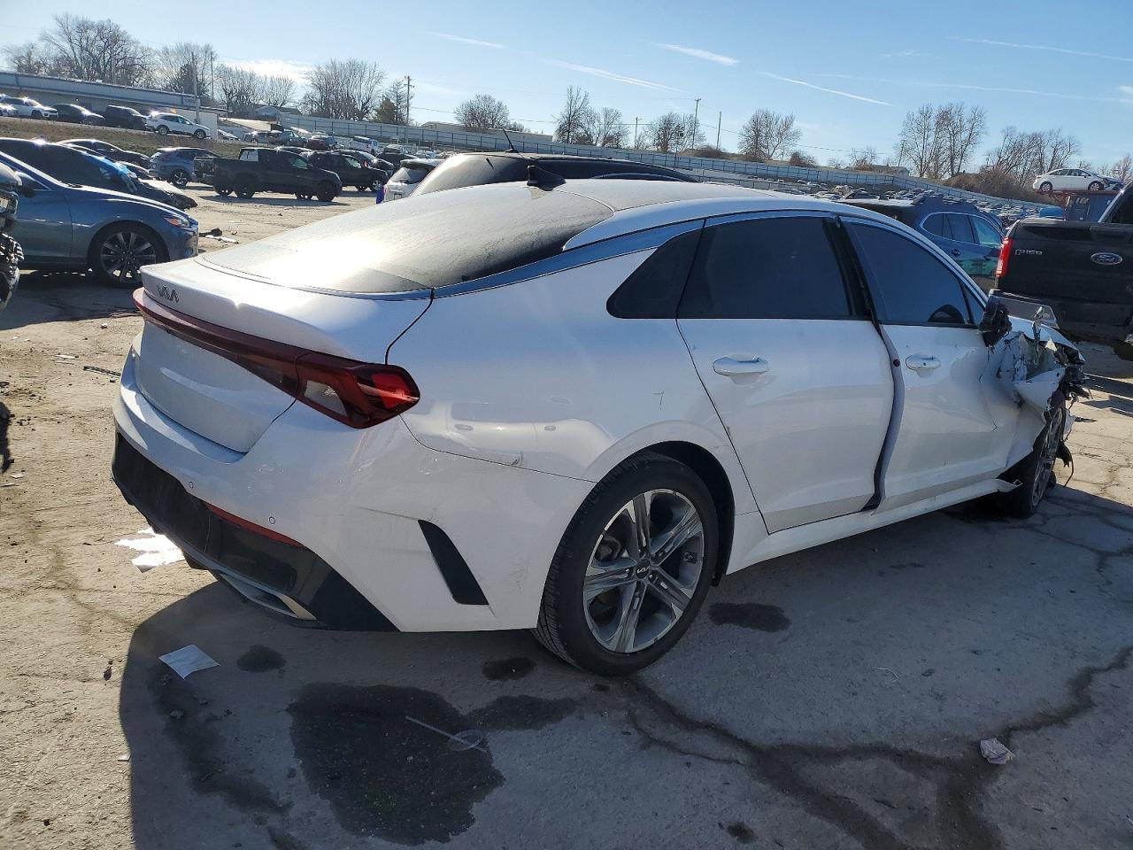 2022 KIA K5