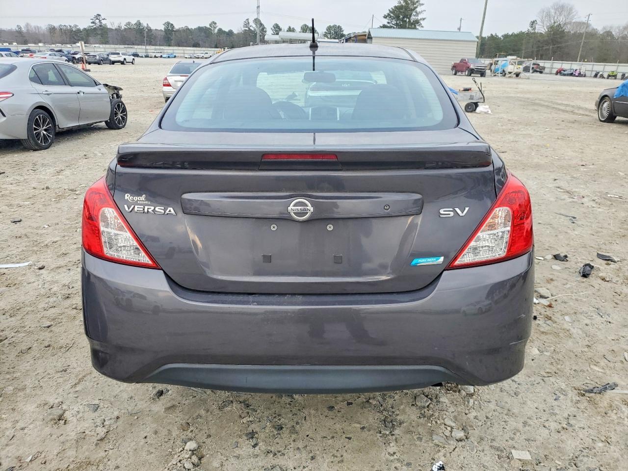 2015 NISSAN VERSA