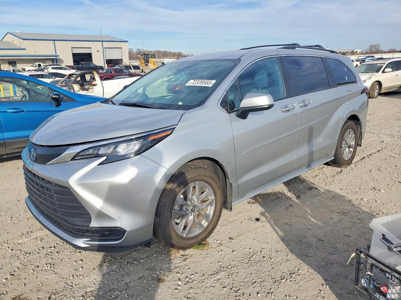2025 TOYOTA SIENNA