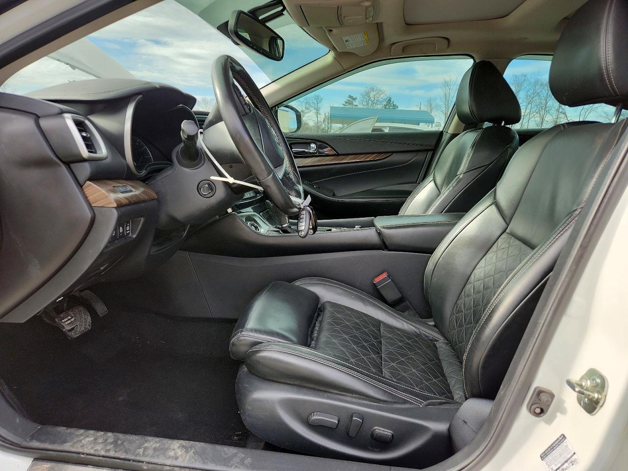 2016 NISSAN Maxima