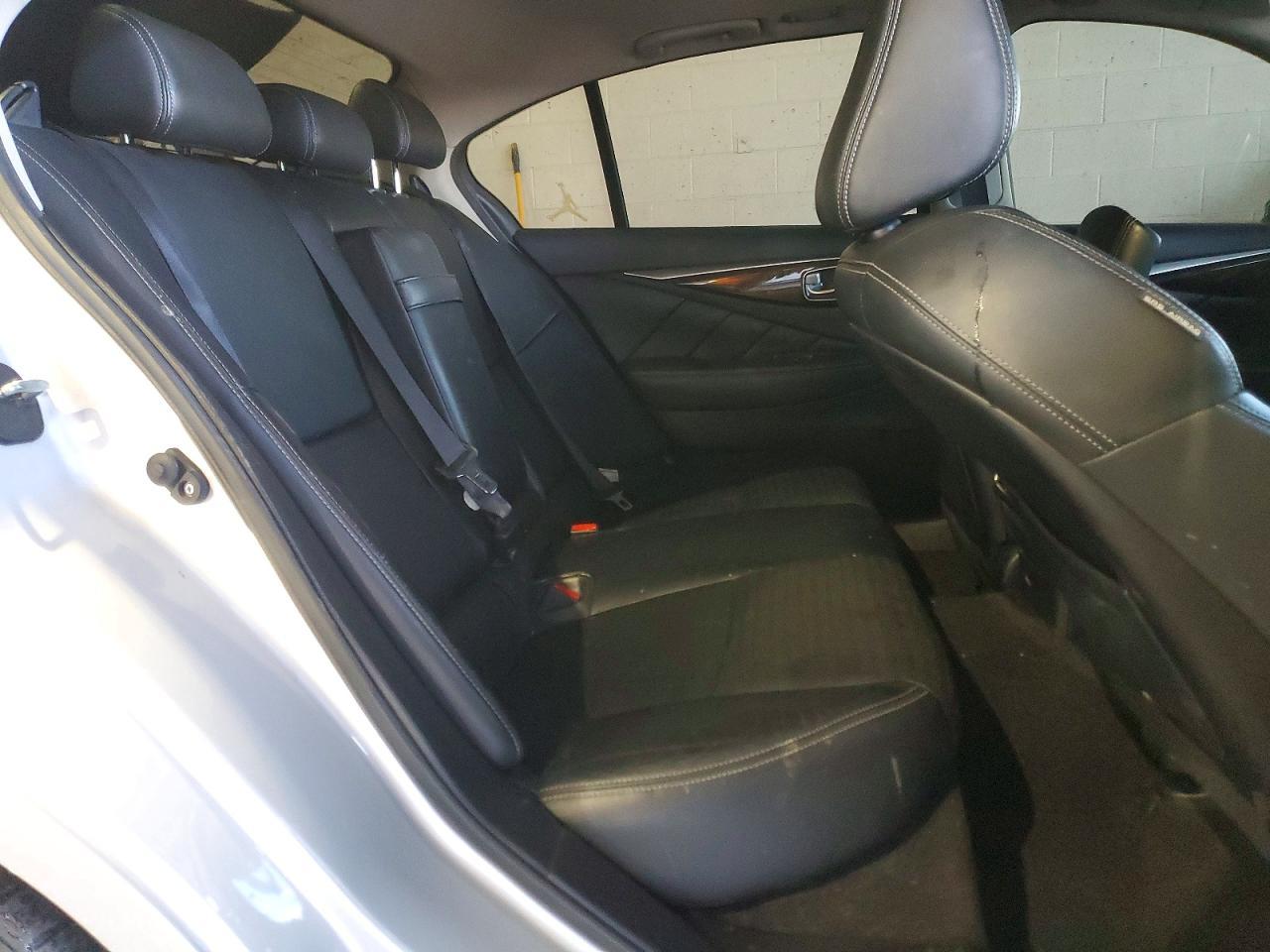 2016 INFINITI Q50