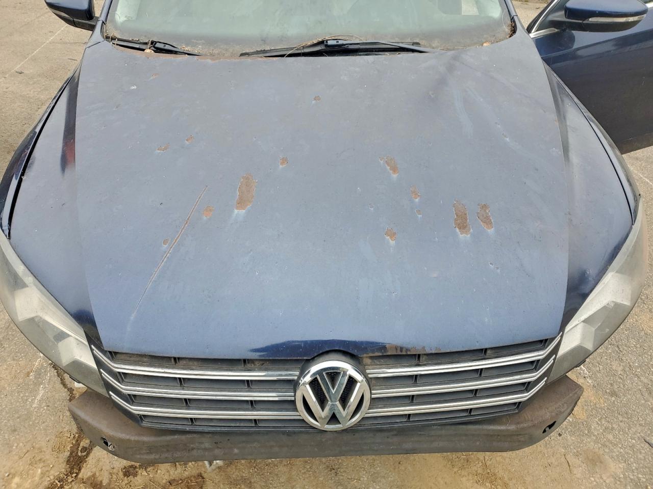 2012 VOLKSWAGEN Passat