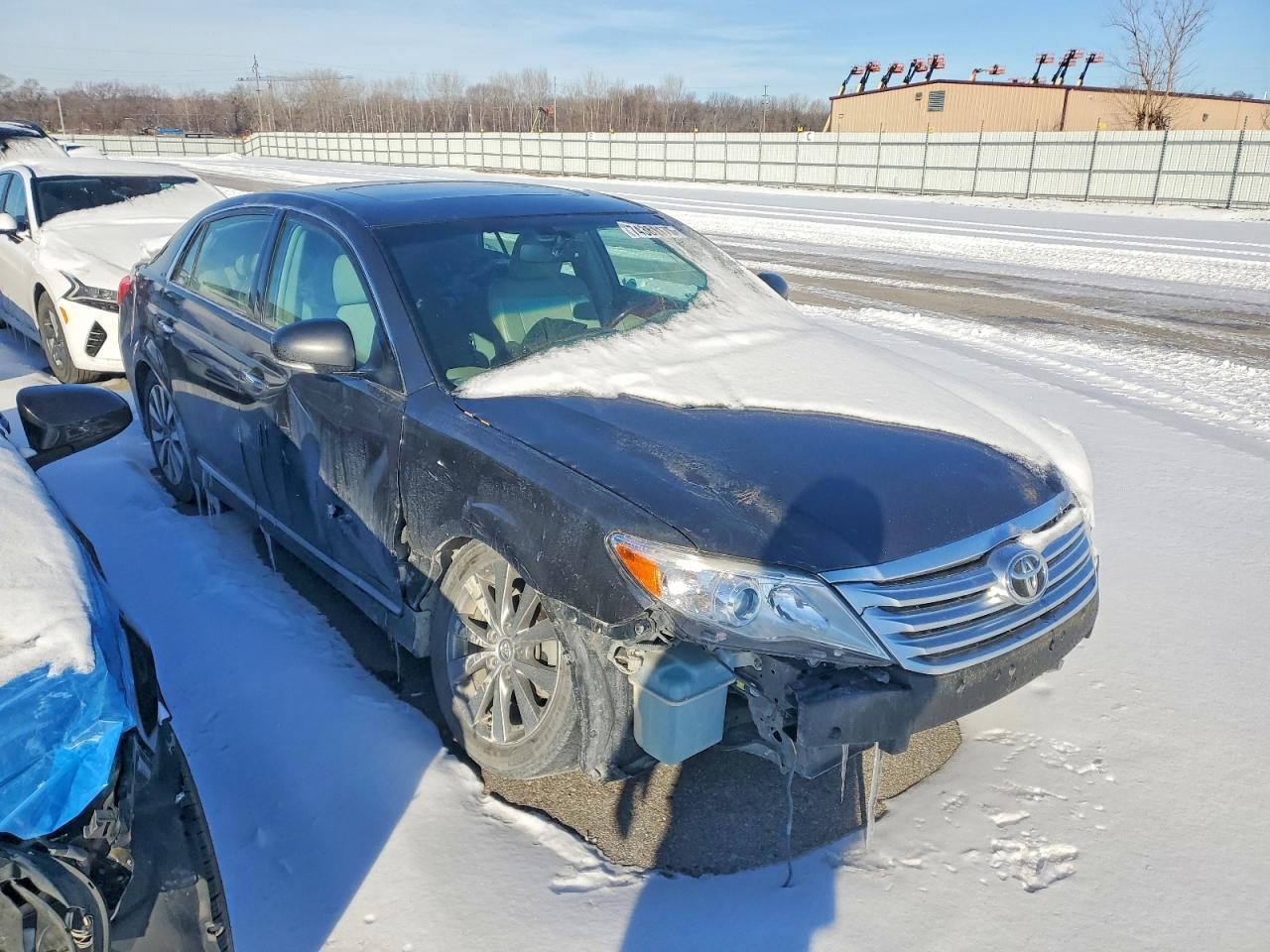 2011 TOYOTA Avalon