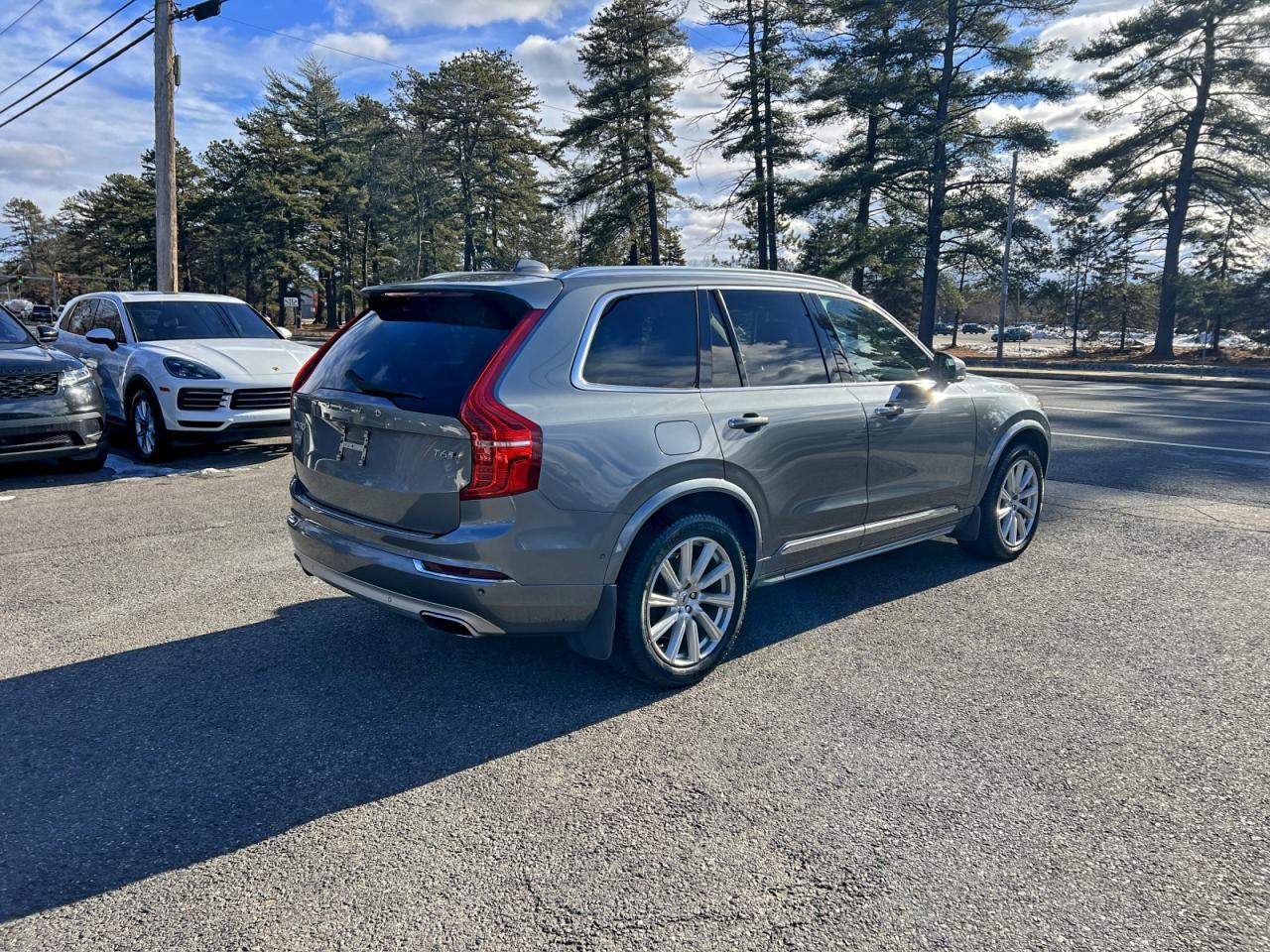 2016 VOLVO XC90
