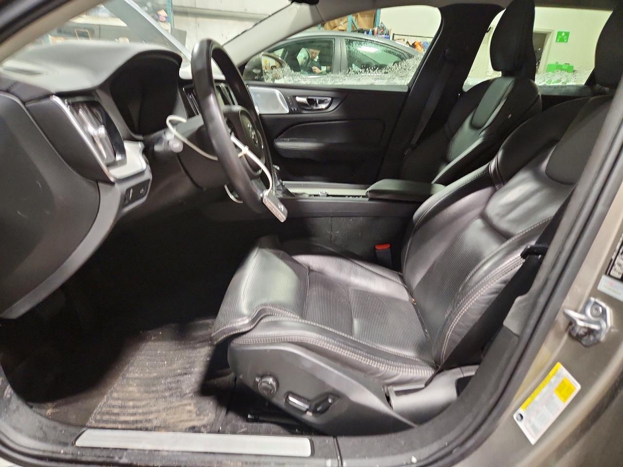 2019 VOLVO V60