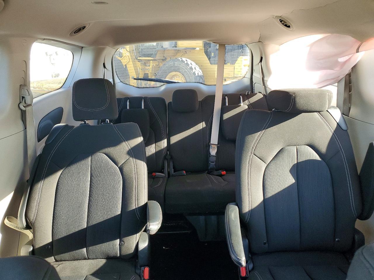 2023 CHRYSLER Voyager