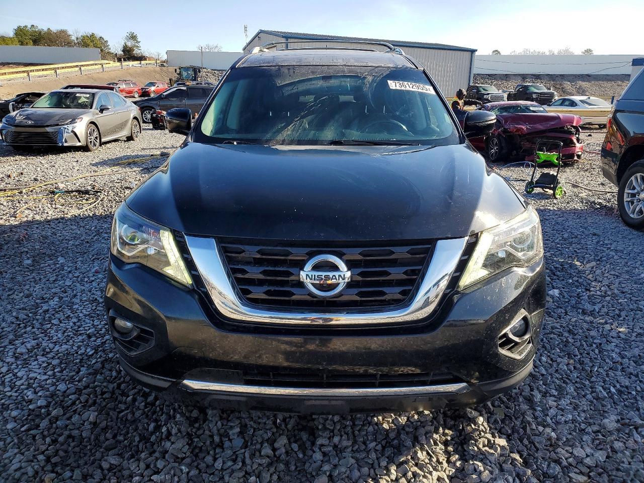 2017 NISSAN PATHFINDER