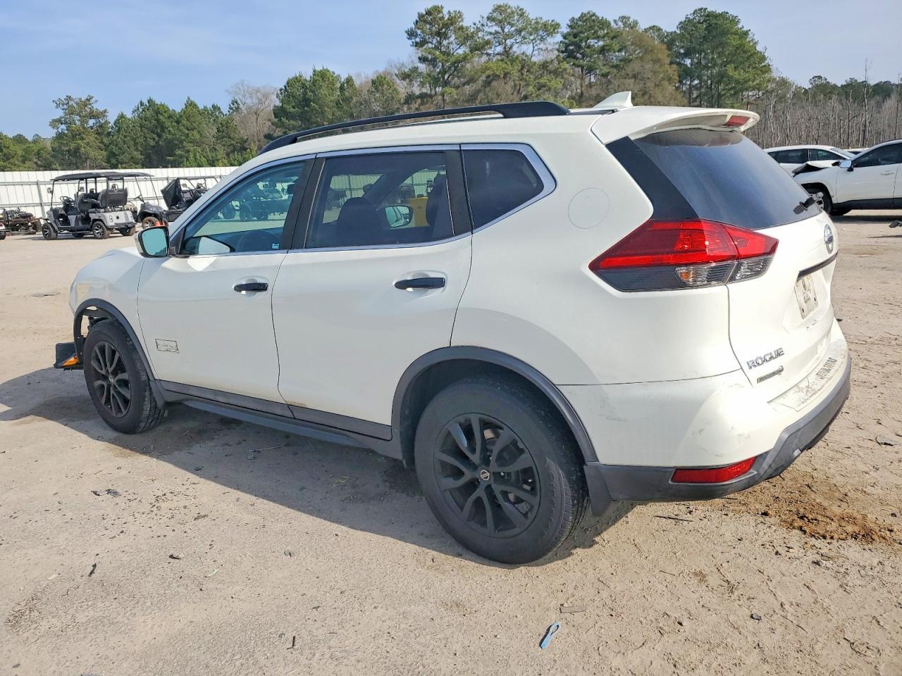 2017 NISSAN ROGUE