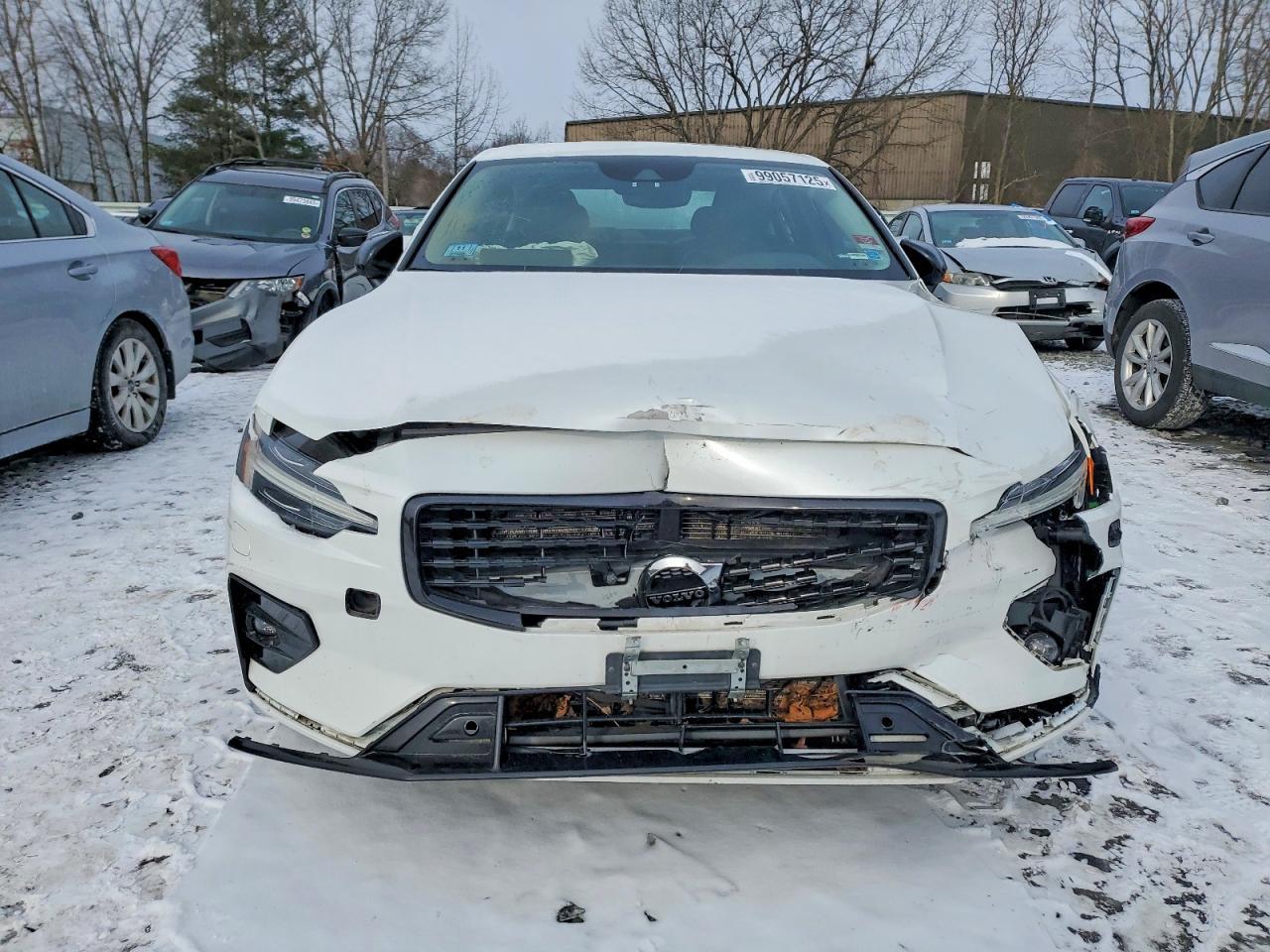 2022 VOLVO S60
