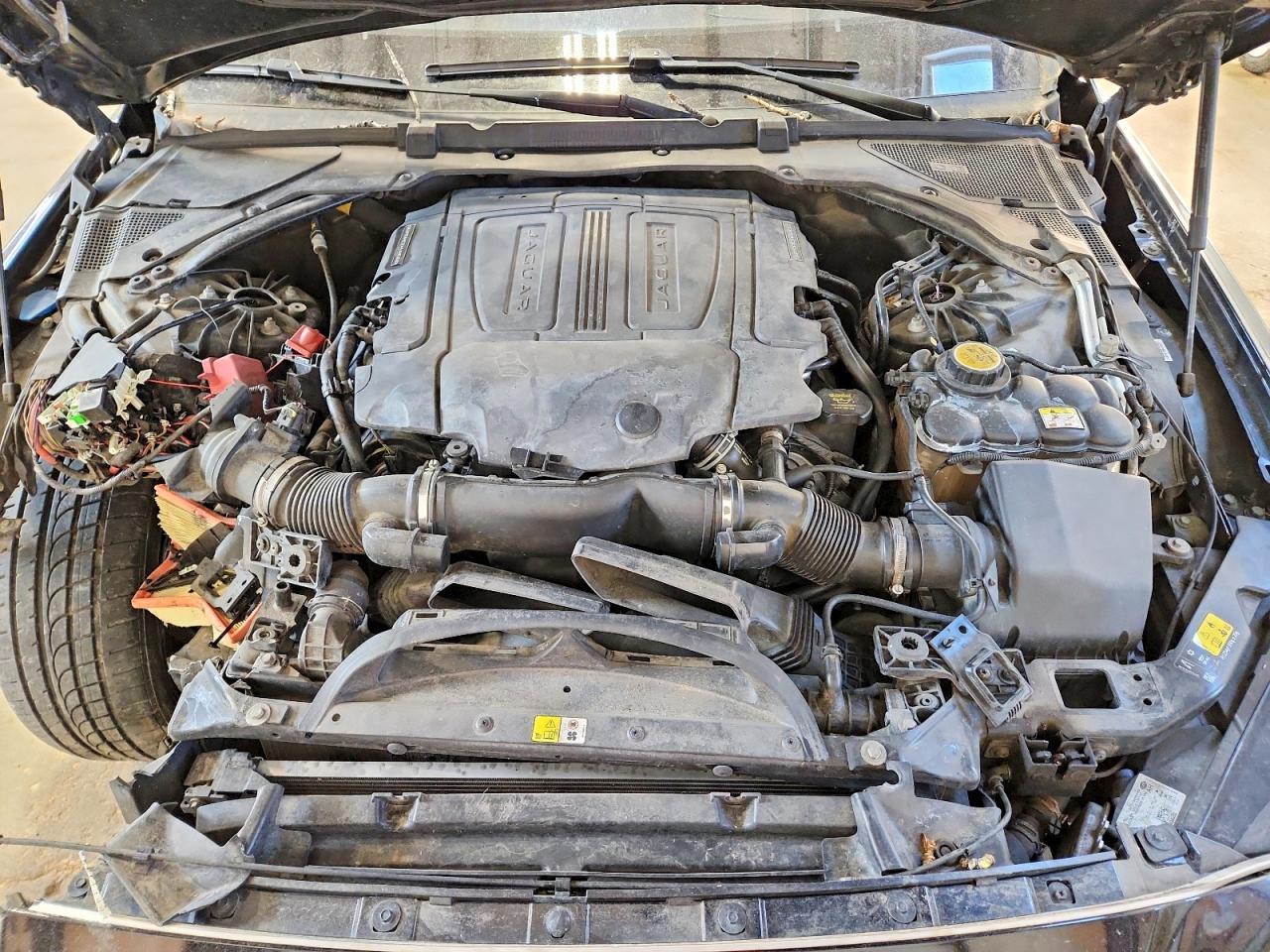 2018 JAGUAR XE