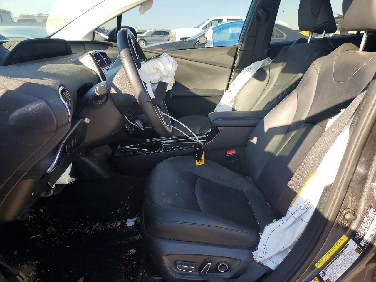 2017 TOYOTA PRIUS