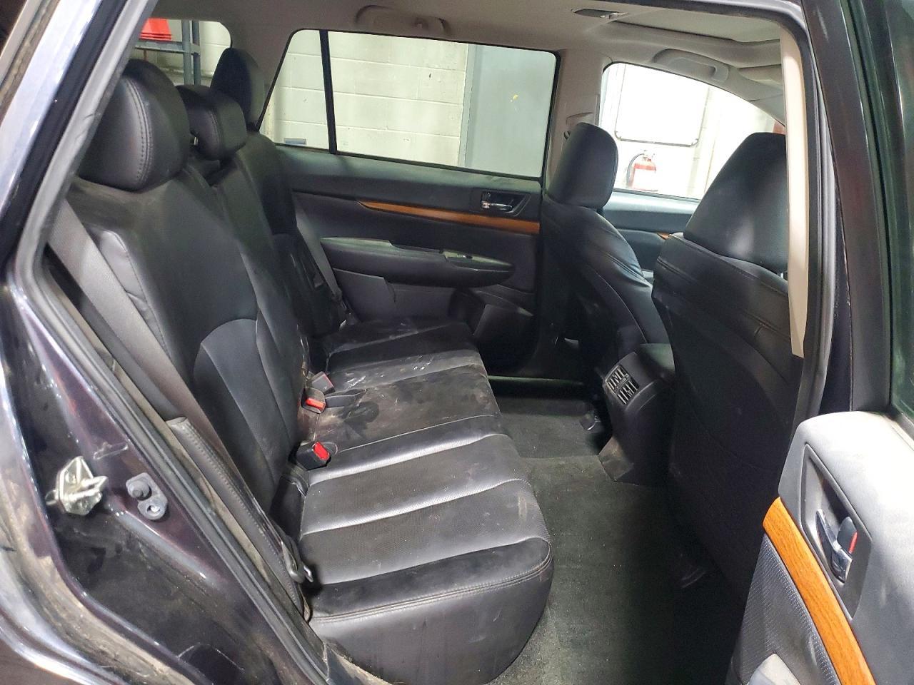 2013 SUBARU Outback