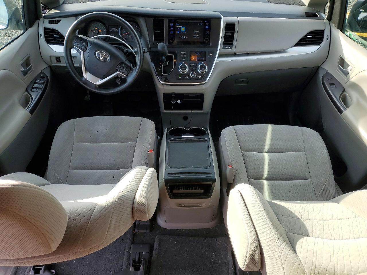 2017 TOYOTA SIENNA