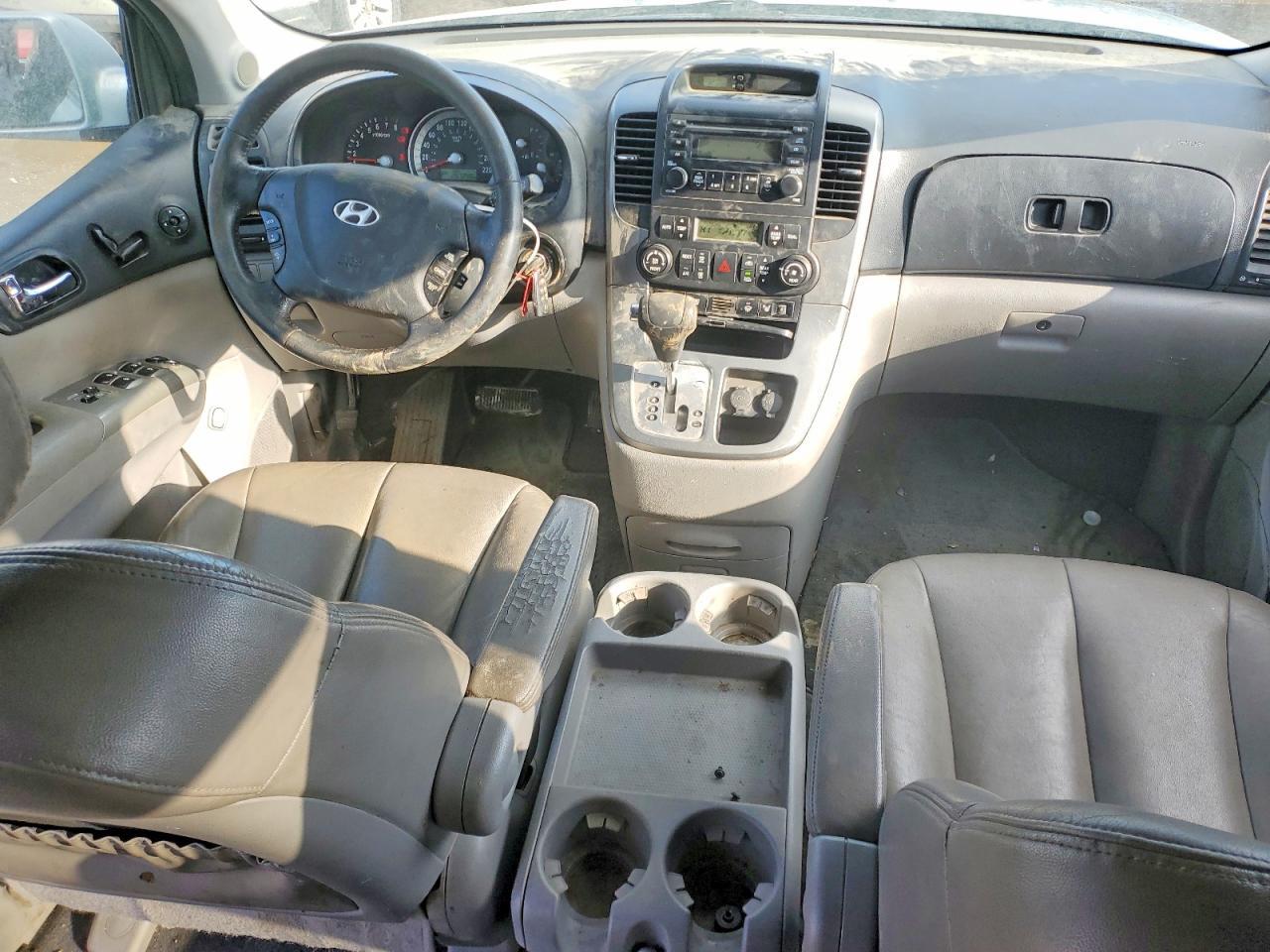 2008 HYUNDAI Entourage