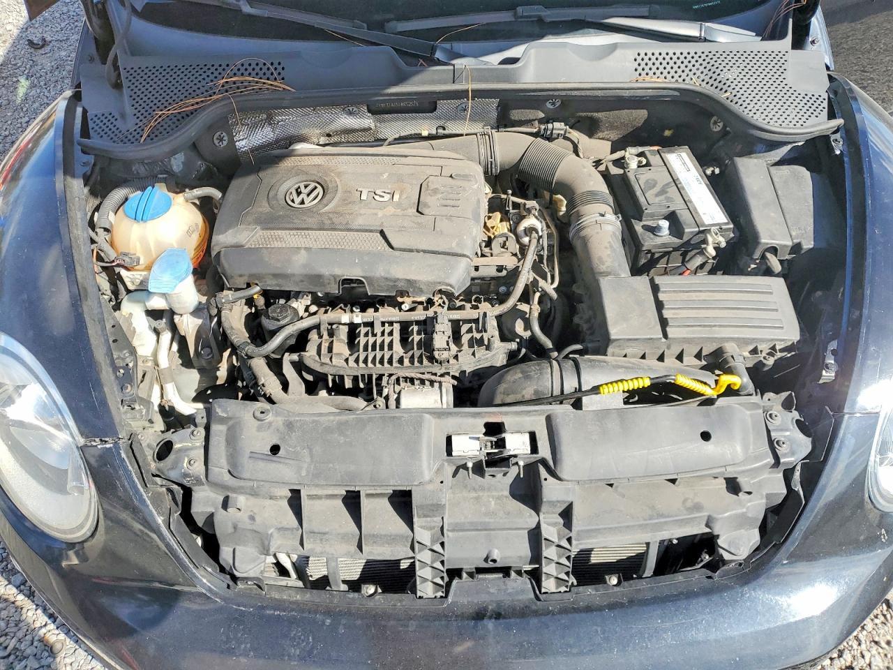 2015 VOLKSWAGEN Beetle