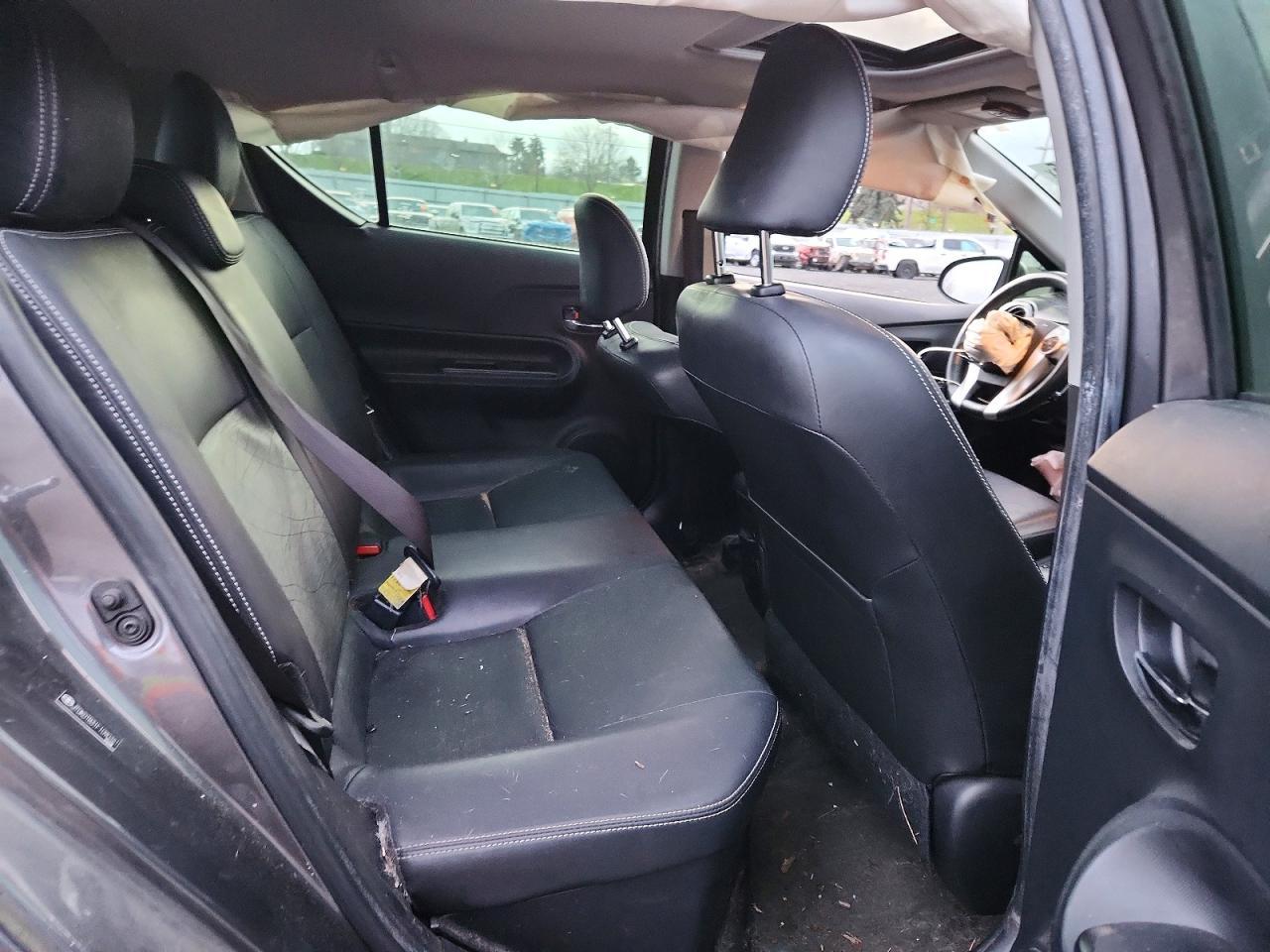 2015 TOYOTA Prius c