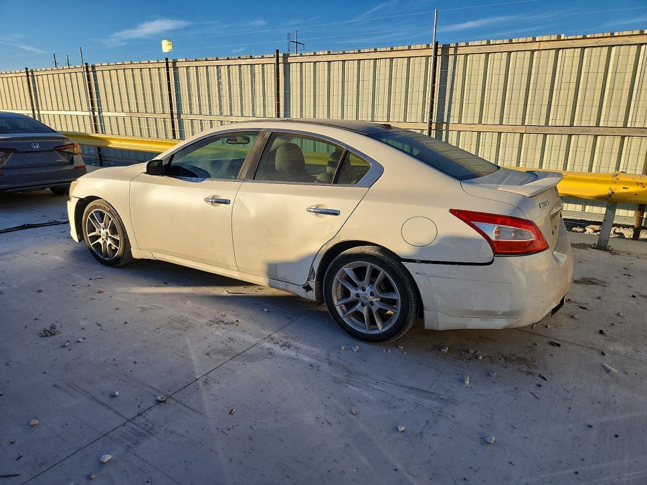 2011 NISSAN Maxima
