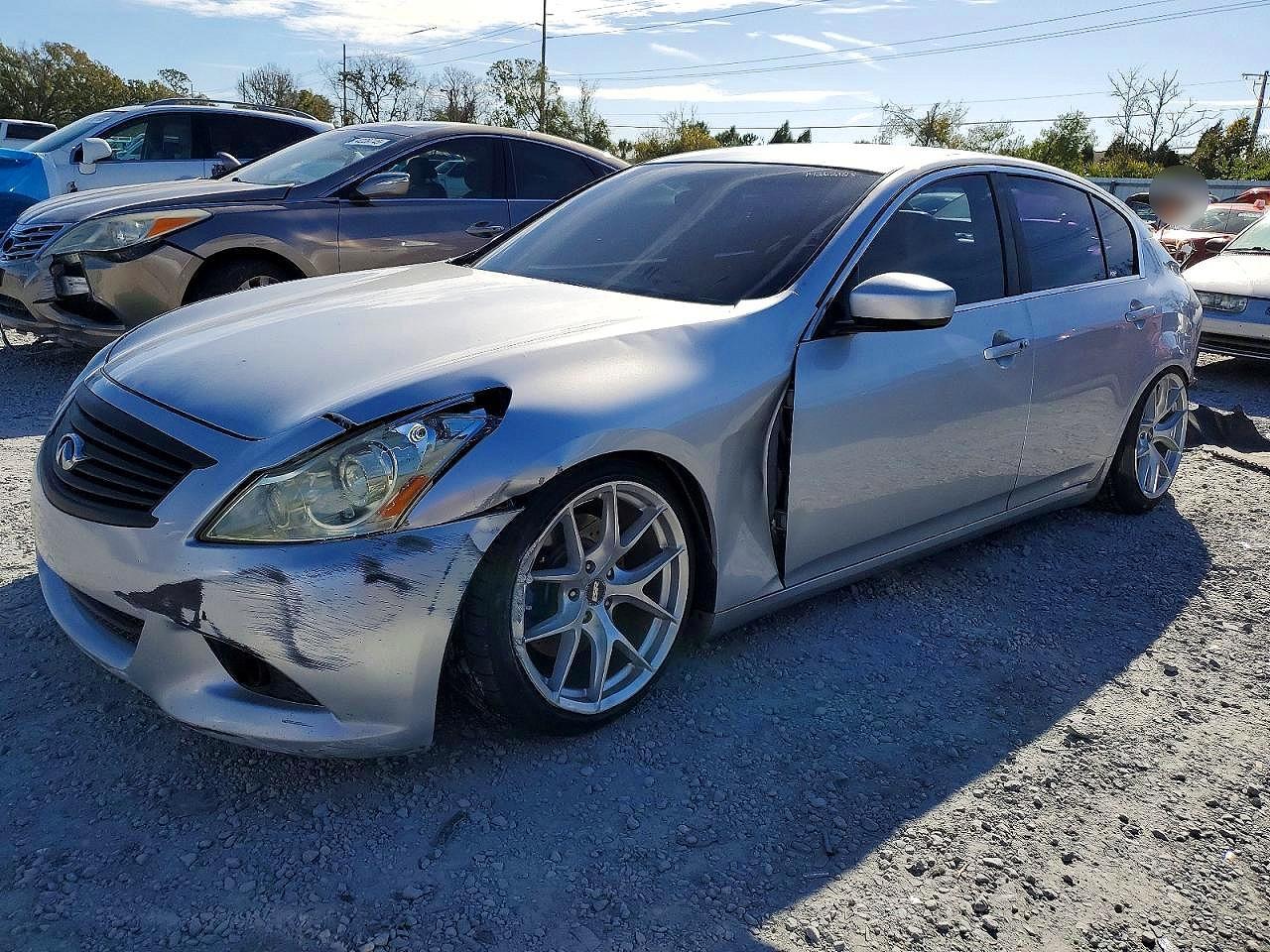 2011 INFINITI G37