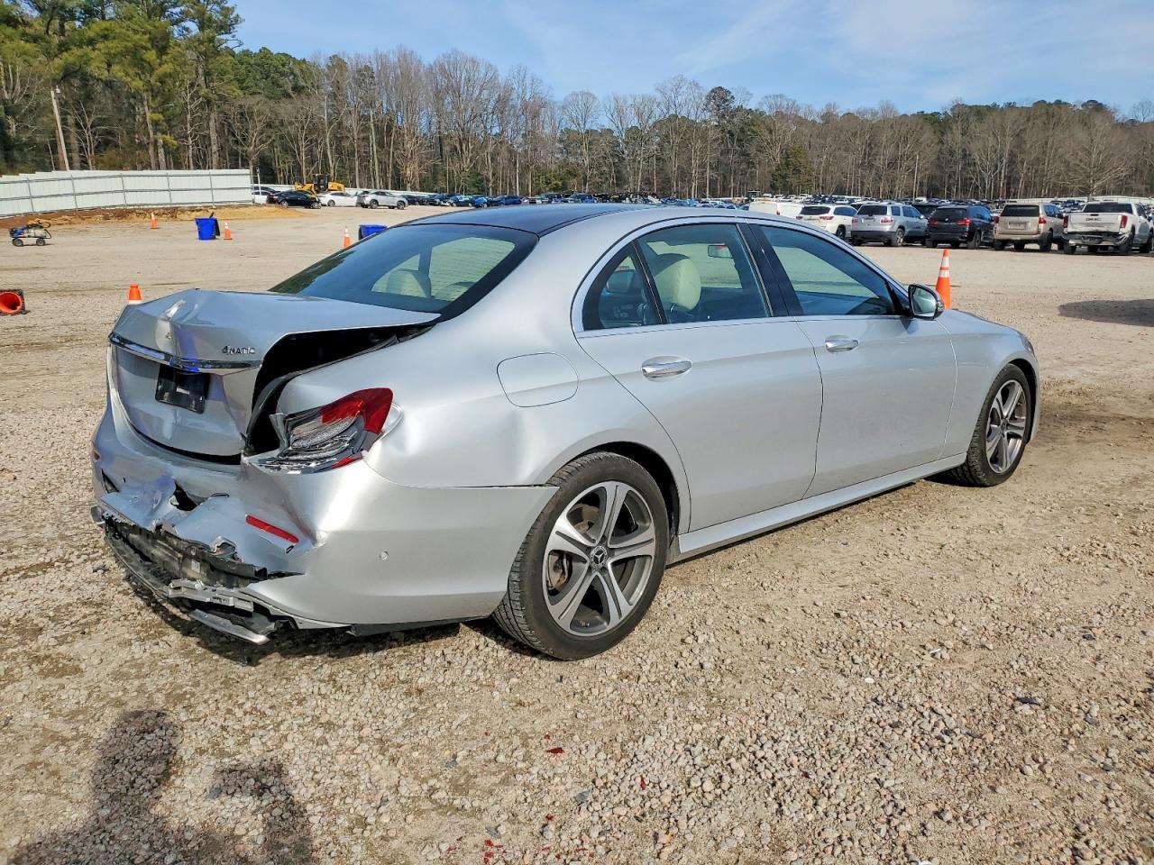 2020 MERCEDES-BENZ E-Class